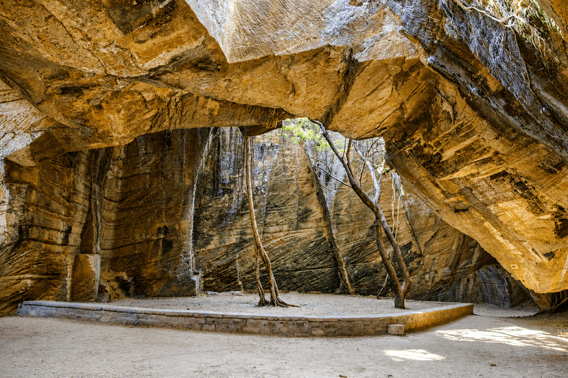 Naida Caves