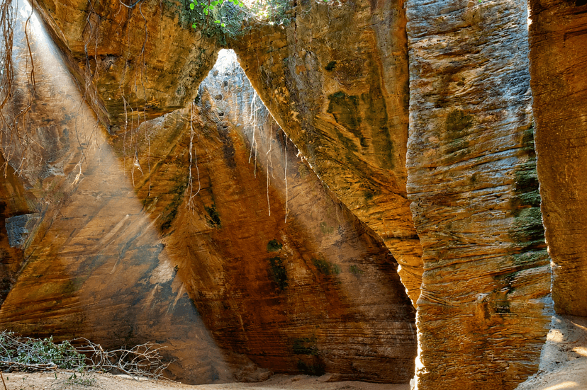 Naida Caves