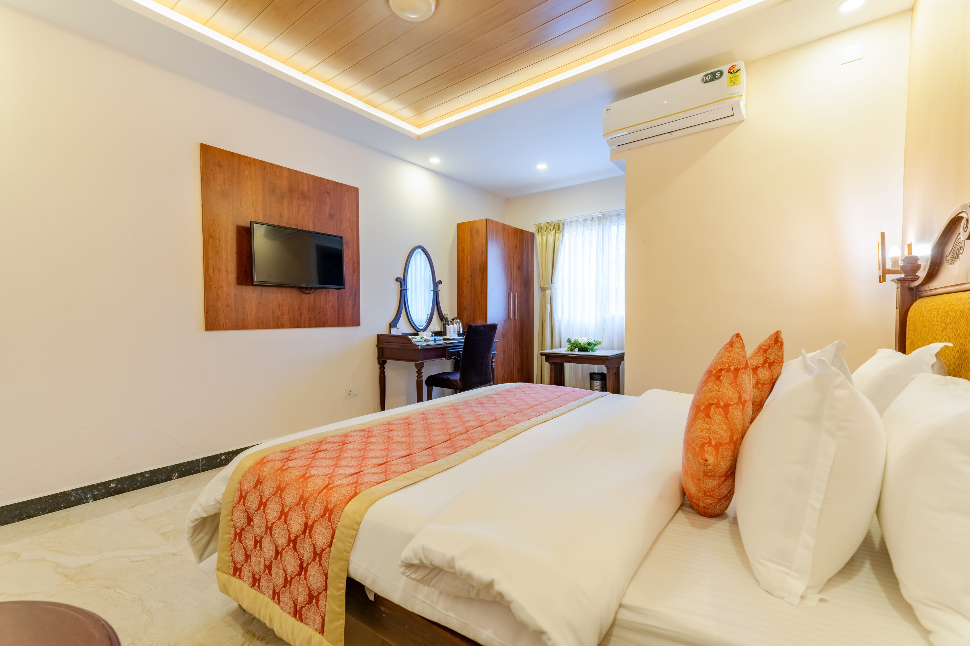HOTEL SEASONS THEKKADY
