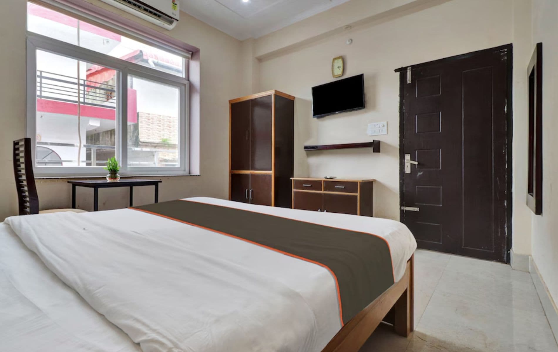 Ak Residency