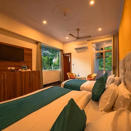 Deluxe triple room