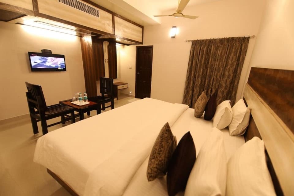 SUIT ROOM (4 ADULTS)