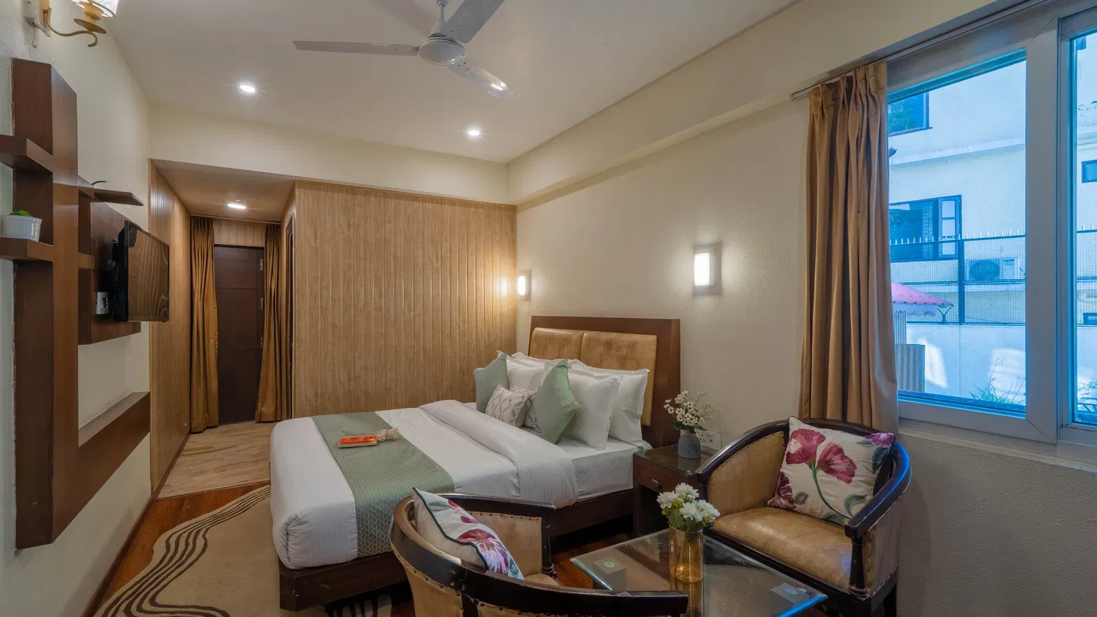 Deluxe room with balcony
