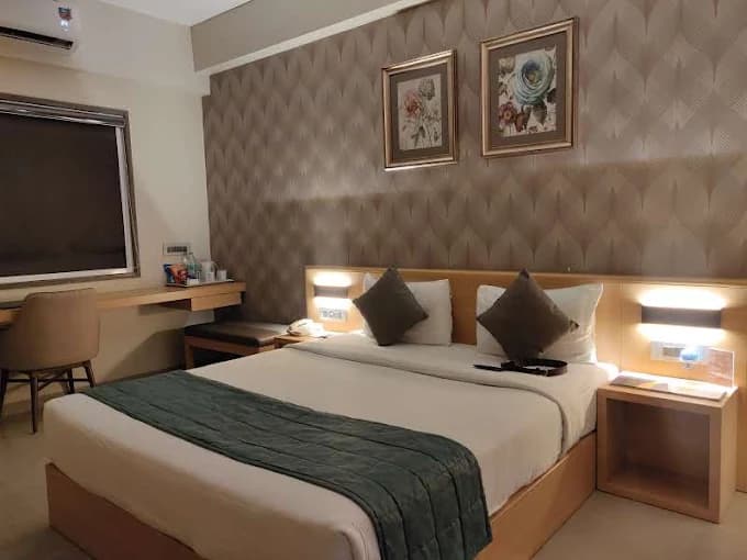 Lick Hotel, Junagadh photo 2
