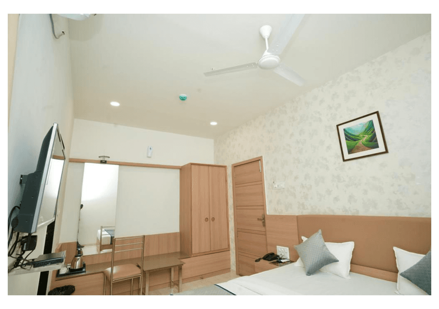 HOTEL AKSHAR IMPERIAL photo 2