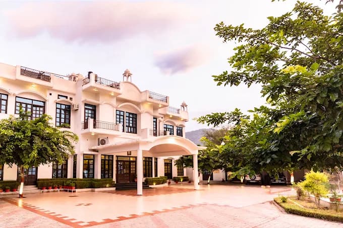 Gulmohar Sariska Resort