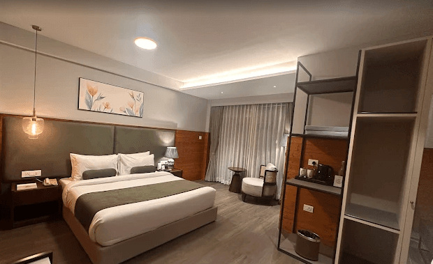 PREMIUM ROOM WITH BALCONY