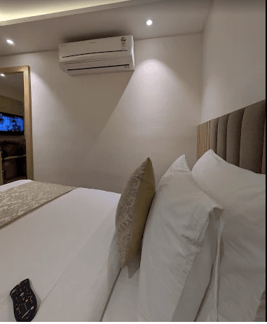 DELUXE VIEW ROOM WITH