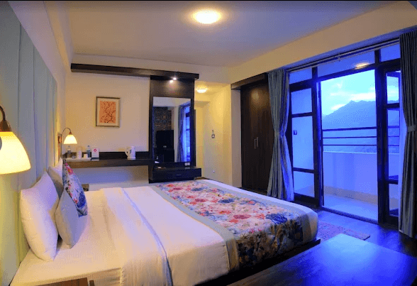 LUXURY VIEW BALCONY ROOM