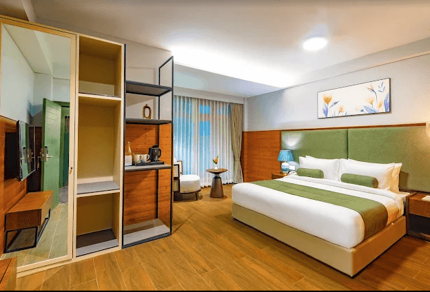 FAMILY VIEW ROOM WITH BALCONY