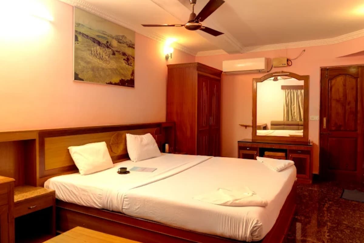 SUPERIOR ROOM