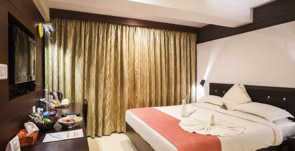 Suite diamond jewel