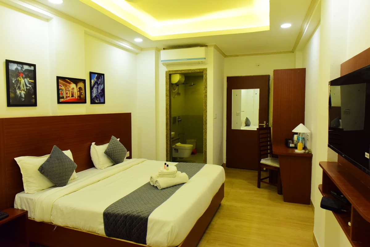 3 beded room