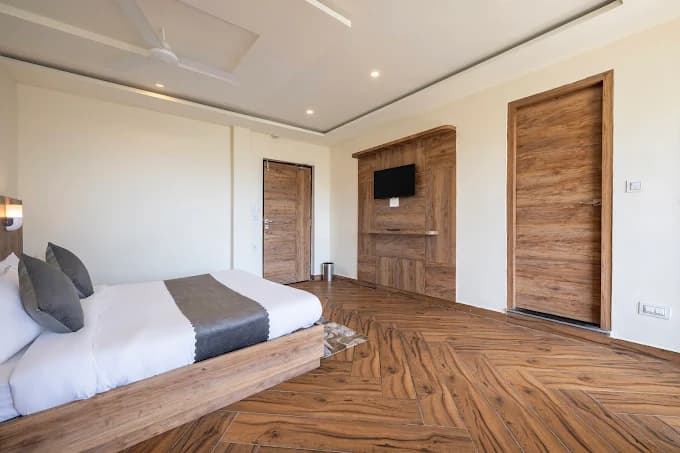 Deluxe Room with Balcony