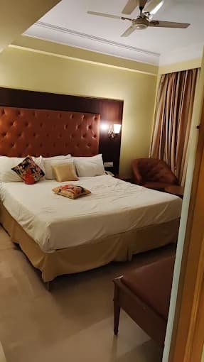 Hotel Ritz Plaza photo 2