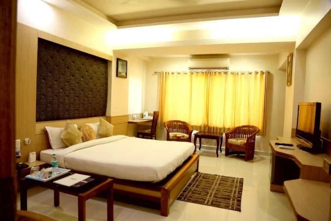 SUPER DELUXE AC ROOM