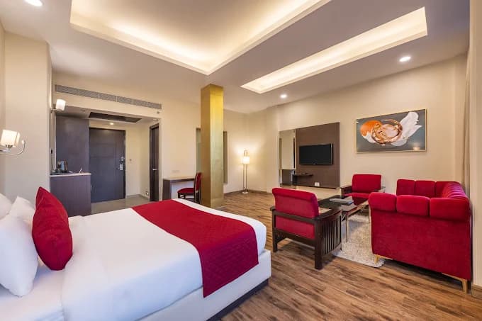 EXECUTIVE ROOM