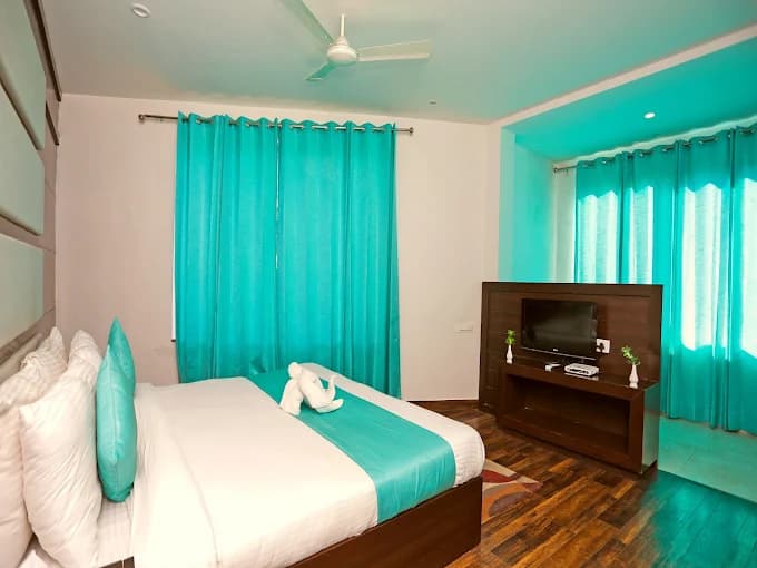 Exotic Room With Balcony