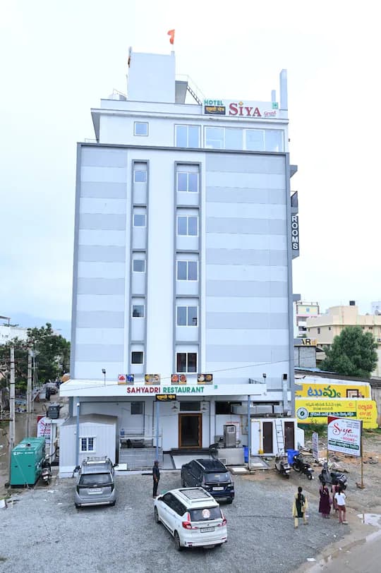 Hotel Siya Grand