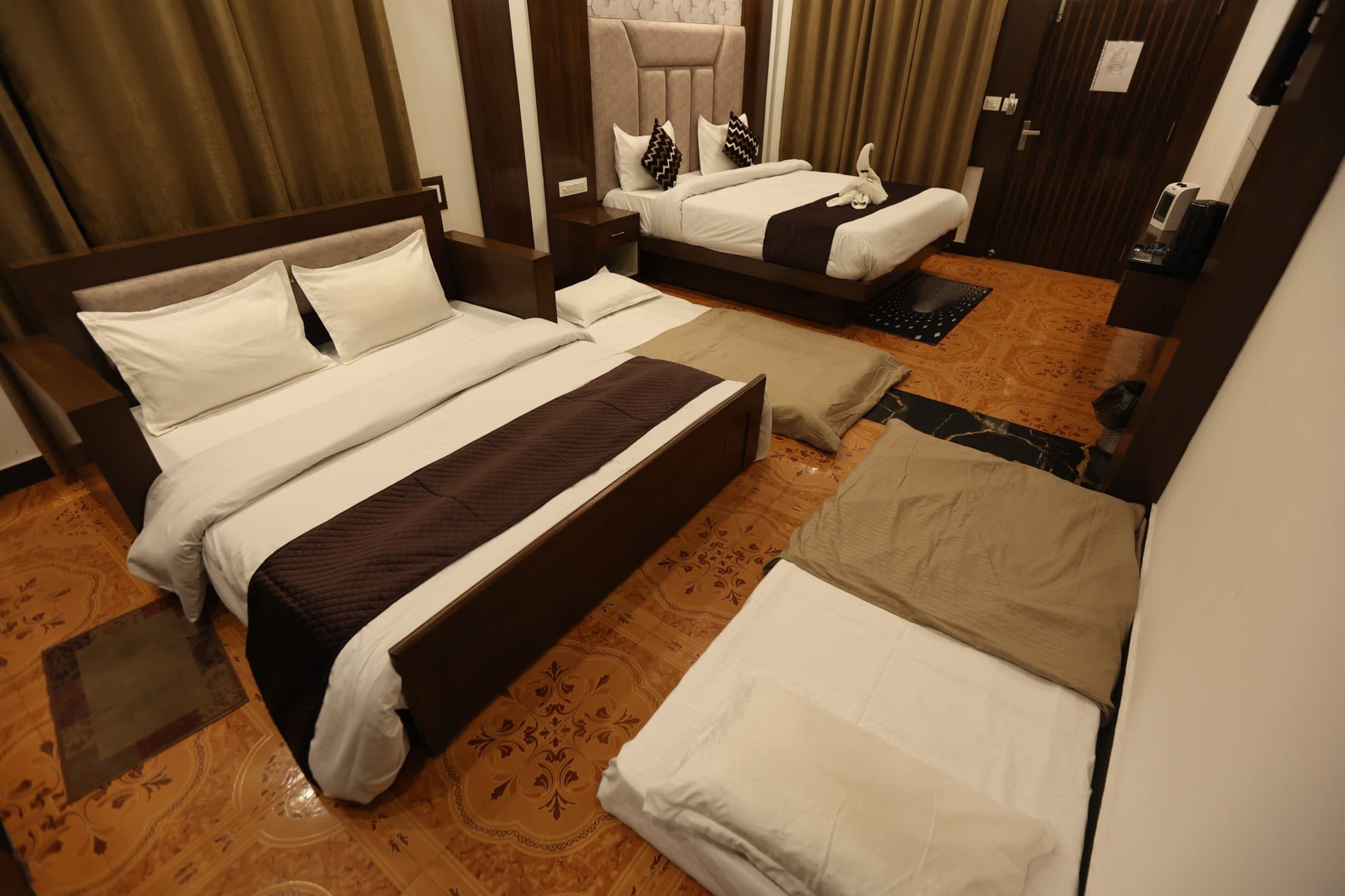 SUPER DELUXE FAMILY SUITE