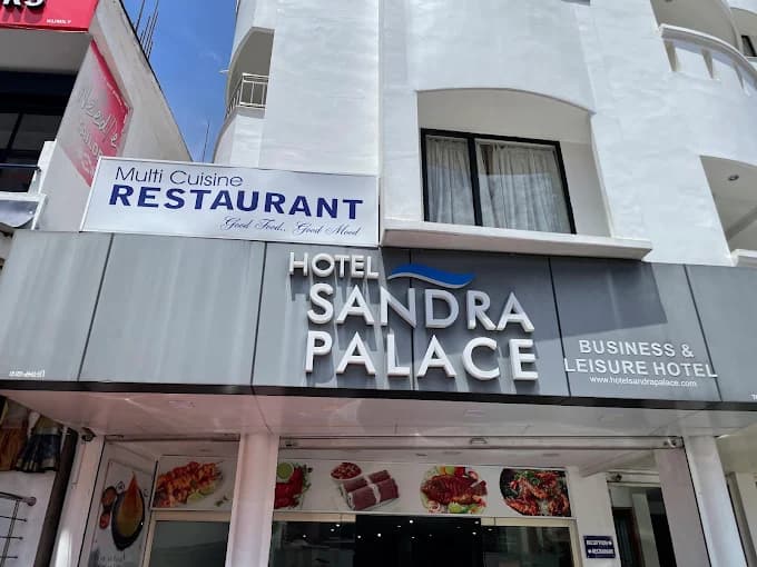 Hotel Sandra Palace Thekkady photo 5