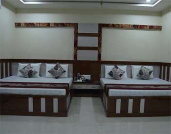 Super Deluxe Four Room