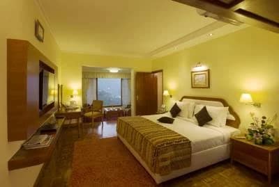 Luxury suit room