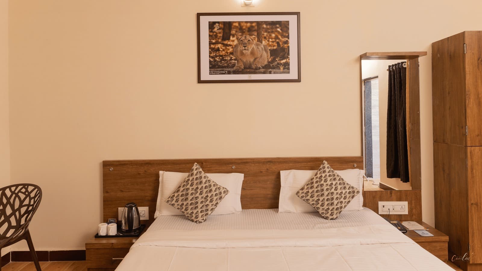 SUPERIOR ROOM