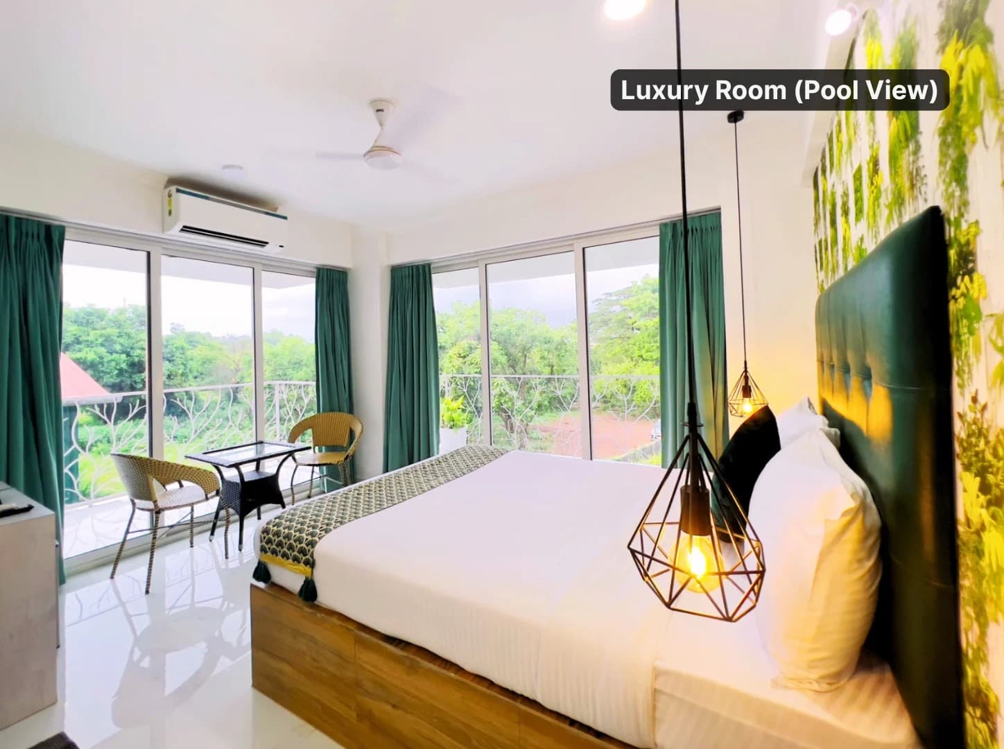 Luxury Room (Pool View / Hill View)
