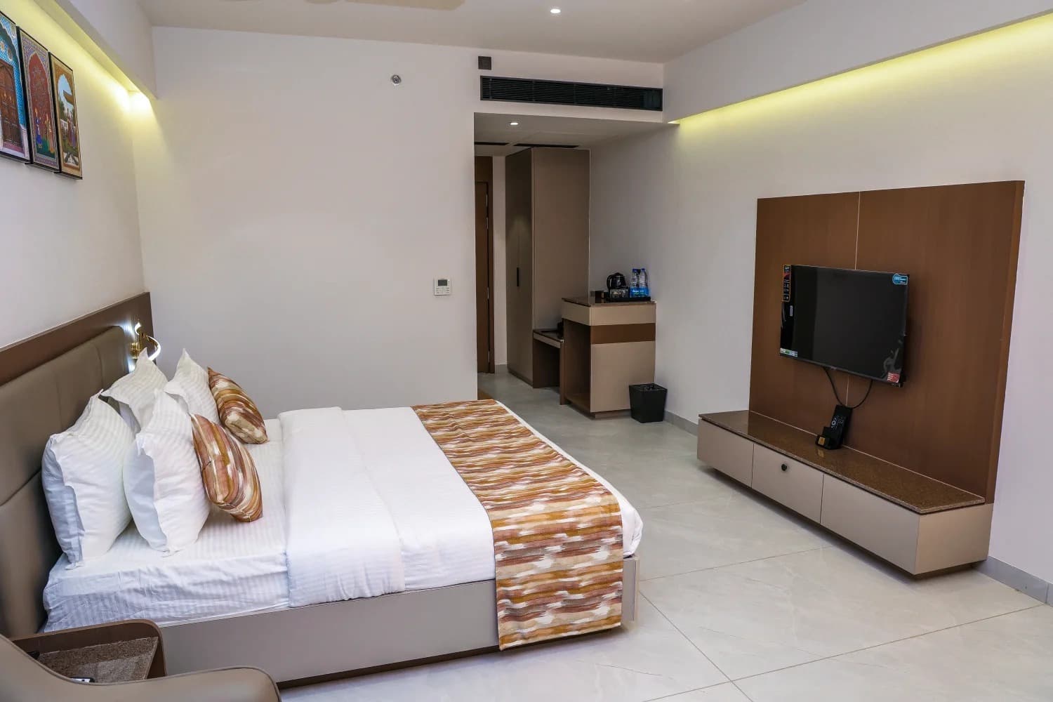 Studio Room
