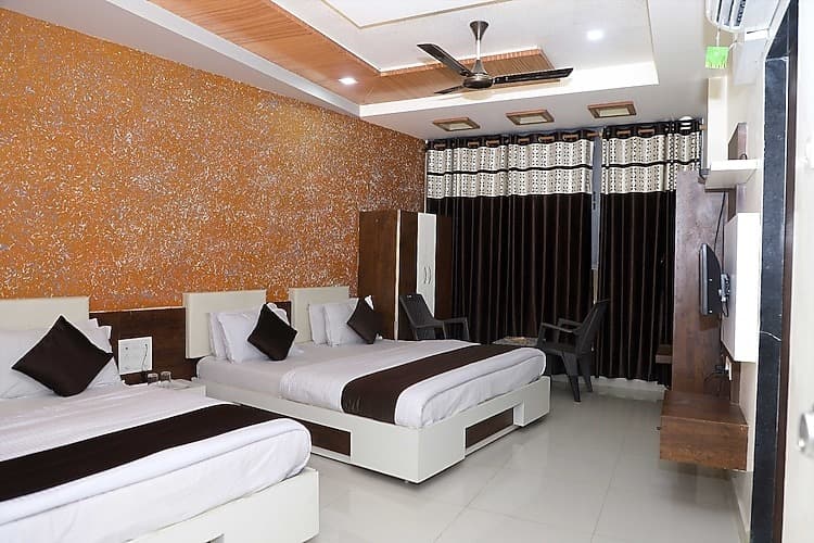 4 Bedded Family AC Room