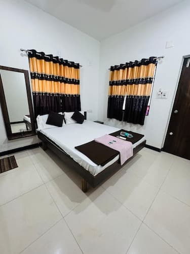 Deluxe AC Room