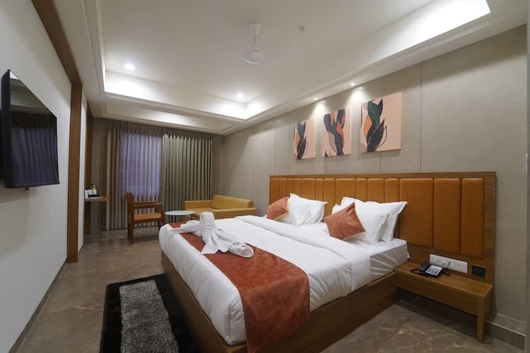 HOTEL THE STATURE INN STATUE OF UNITY photo 2