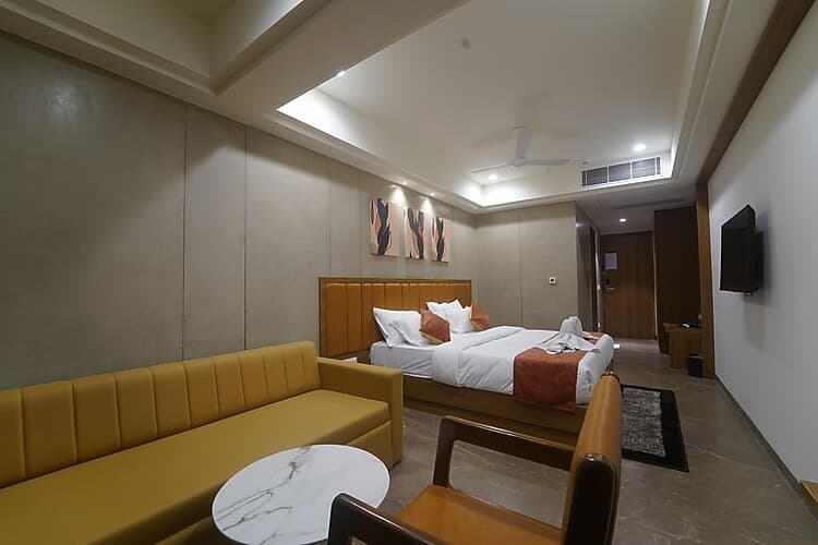 HOTEL THE STATURE INN STATUE OF UNITY photo 3