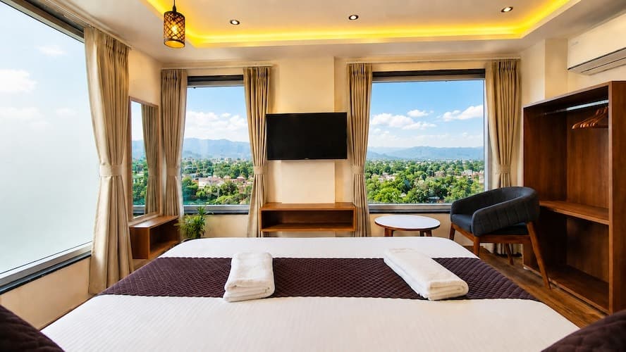 King Room with Mountain View