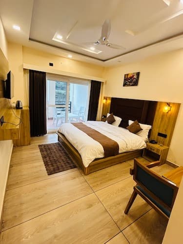 Deluxe Room with Balcony