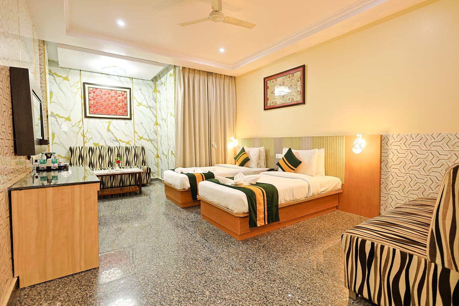 JUNIOR SUITE ROOM