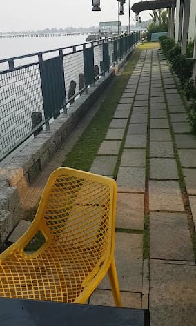 PMC Lakeshore Resort & Houseboat photo 4