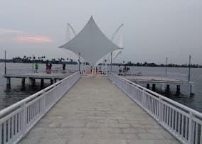 PMC Lakeshore Resort & Houseboat photo 5