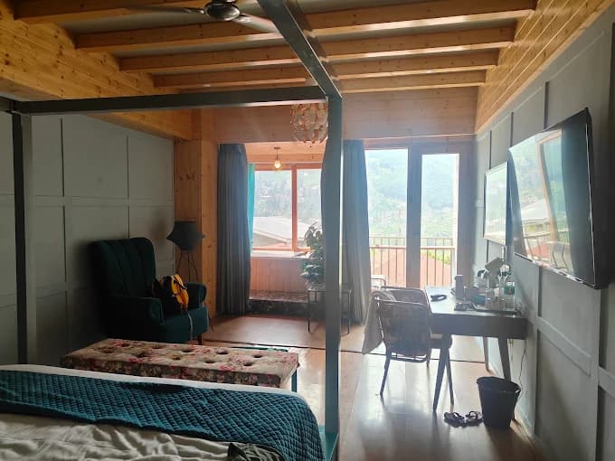 Luxury Room with Balcony