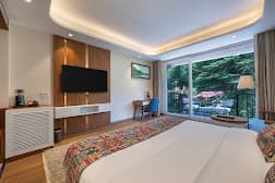 PREMIUM ROOM