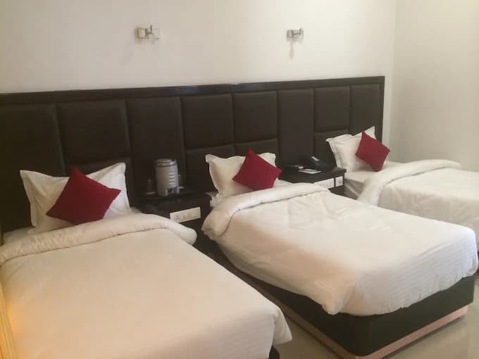 3 beded room