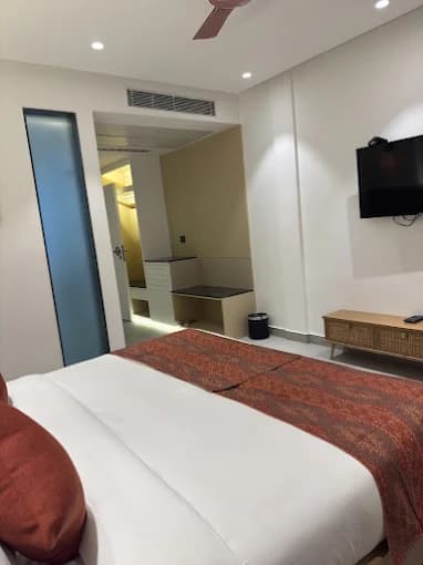 DELUXE ROOM