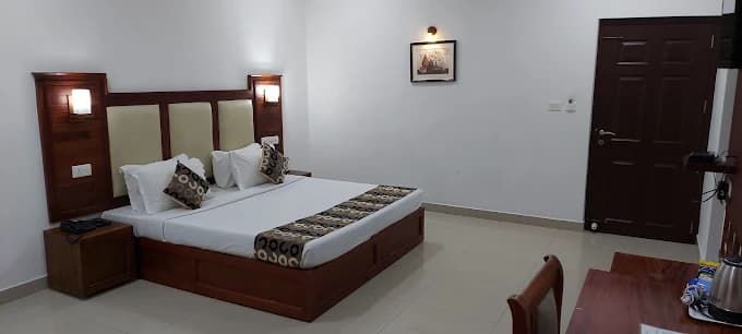 Hotel Sandra Palace Thekkady photo 2