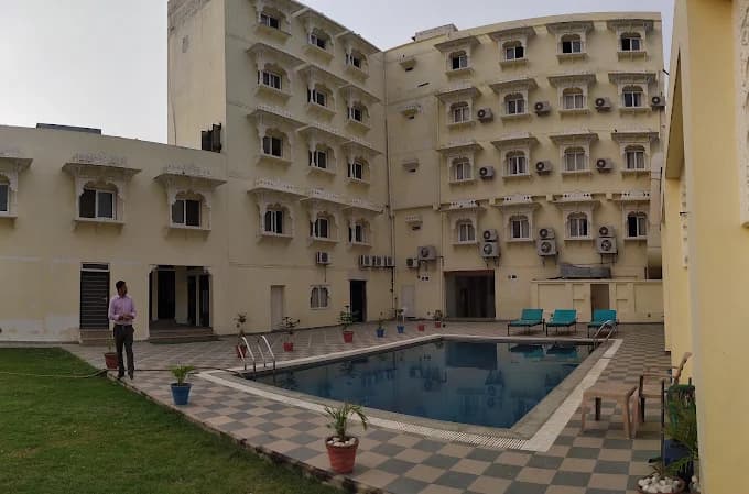 Bhanwar Niwas Hotel