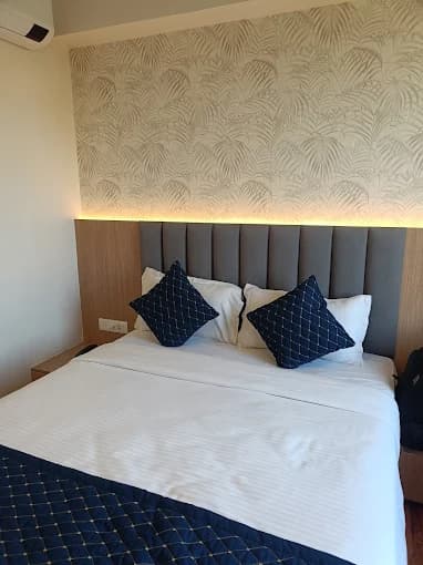 Premier room