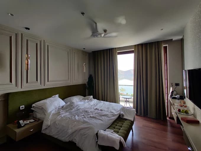 Lakefront Room with Balcony