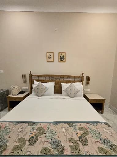 Premium Suits Room