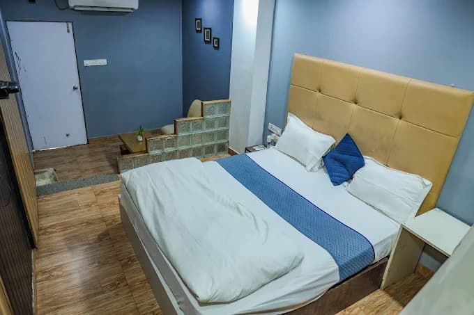 Deluxe AC Room