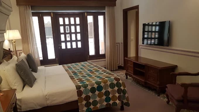 Deluxe Suite